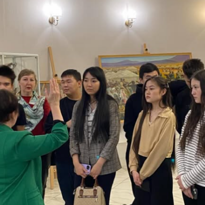 Шығыс Қазақстан өнер музейінің ұйымдастыруымен Ақ-Баур тарихи-мәдени кешеніне экскурсияға барды. Экскурсияға 6 «Д» сынып қатысты.